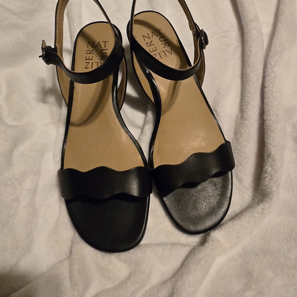 Naturalizer Black Sandals with Scallop Strap